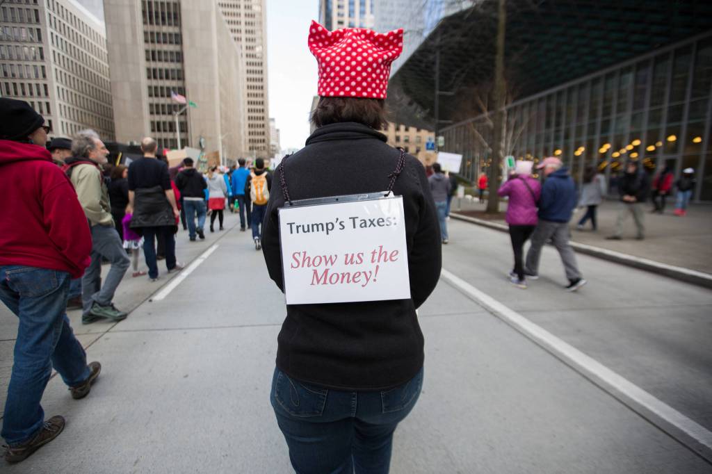 ‘We Care and We’re Aware’: More than 1,000 March Demanding Trump’s Tax Returns