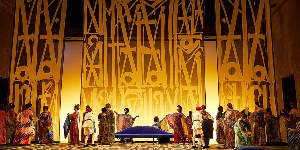 Anita Yavichs costumes combine strikingly with RETNAs backdrops in Seattle Operas <em>Aida</em>. Photo by Philip Newton