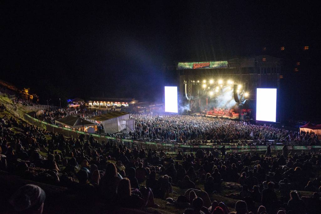 Modest Mouse brings out the crowd to close down the second night at the mainstage.