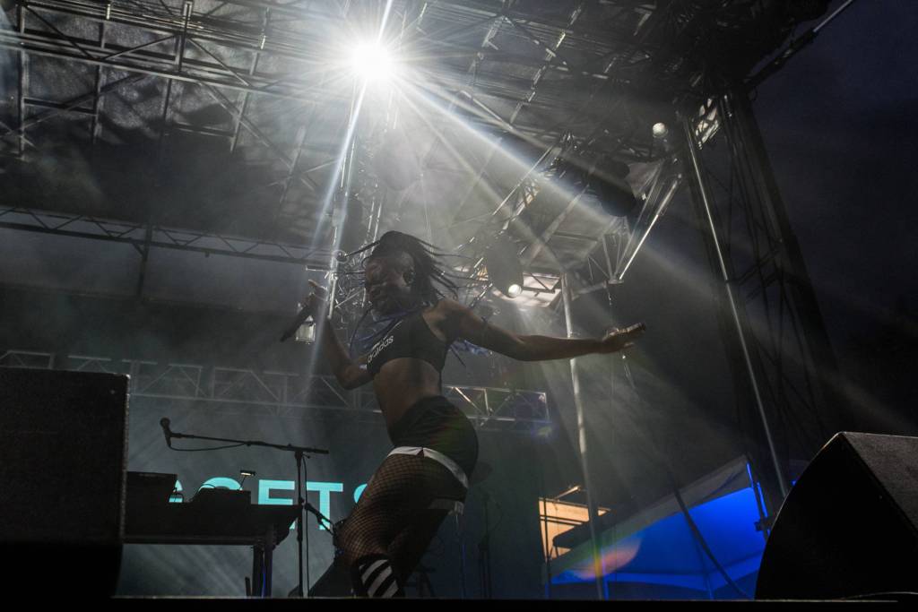 Bonzai (with Mura Masa).