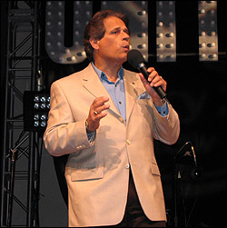 He ain't just whistlin' "Dixie."