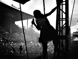 Class valedictorian: Donnelly wailing at Bumbershoot.