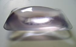 In Fugue State (2007), Lee sends light through pillowy resin forms.