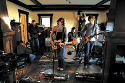 Burnin down the house: Minus the Bear.