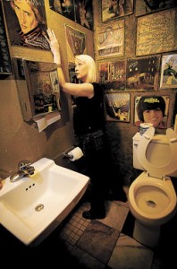 A god, a saint, a throne: Lazzara pining.