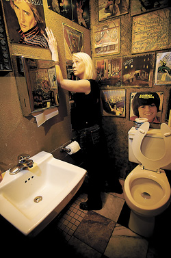 A god, a saint, a throne: Lazzara pining.