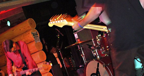 Twin peaks:Steel Pole Bath Tub at the Doug Fir.