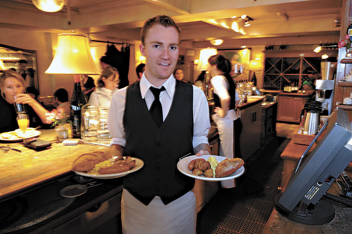 Caf&eacute; Campagne: Ceci nest pas un parisien.
