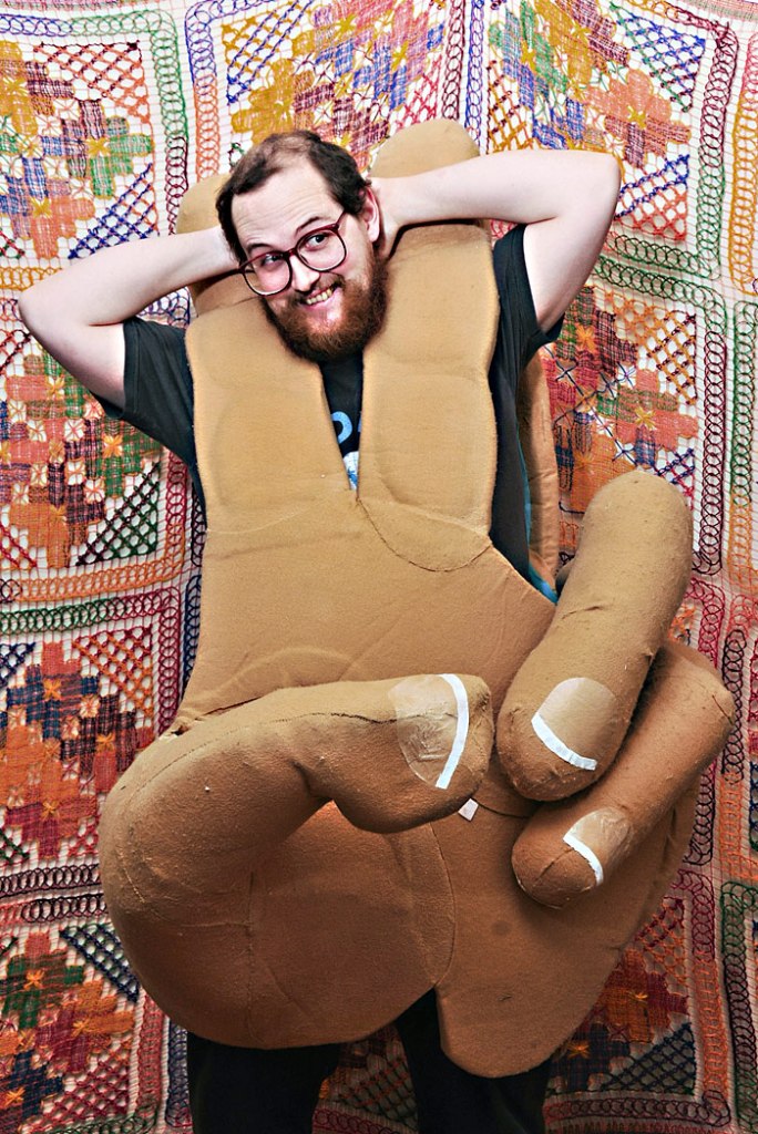 Dan Deacon gets a handjob.