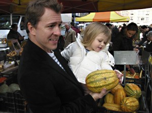 Beavan and daughter Isabella at the farmers market.