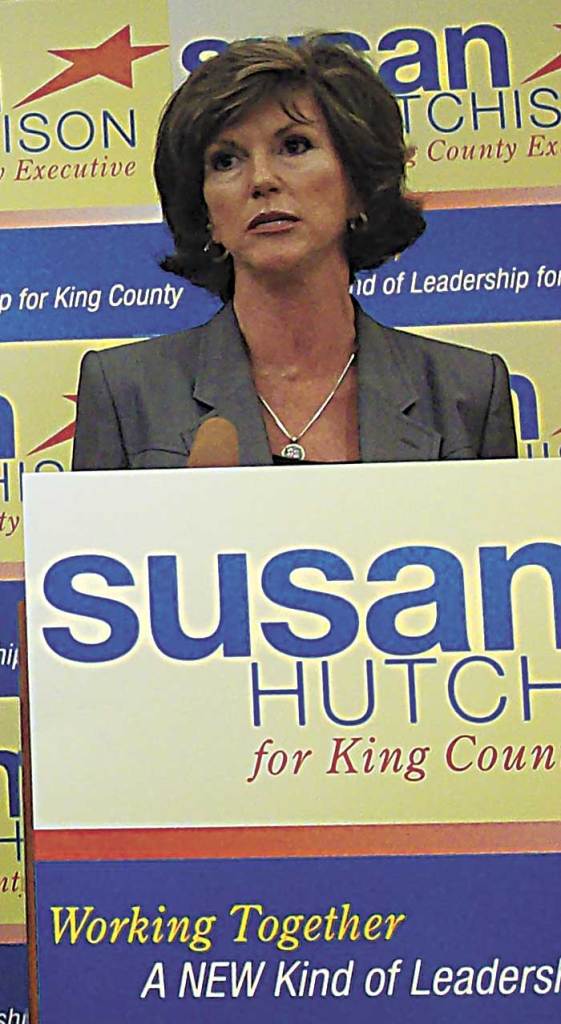 Hutchison has downplayed her Republican ties throughout the campaign.