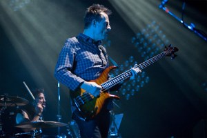 Grohl (on drums) couldnt hide his excitement when playing with Led Zeps Jones.