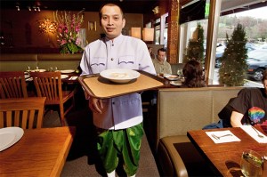 Only a fool would order pad Thai at Bai Tong.