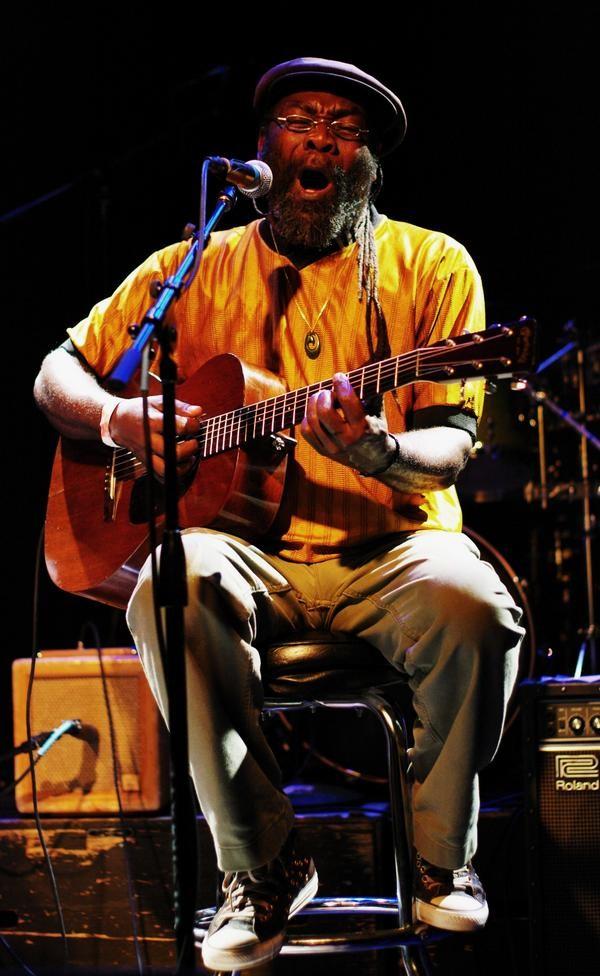 Clinton Fearon & The Boogie Brown Band