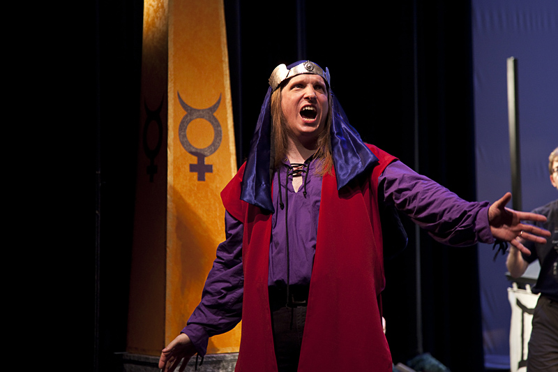 Sewell in rehearsal: maximum effect.