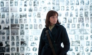 The sleuth (Scott Thomas) unearths unpleasant truths.