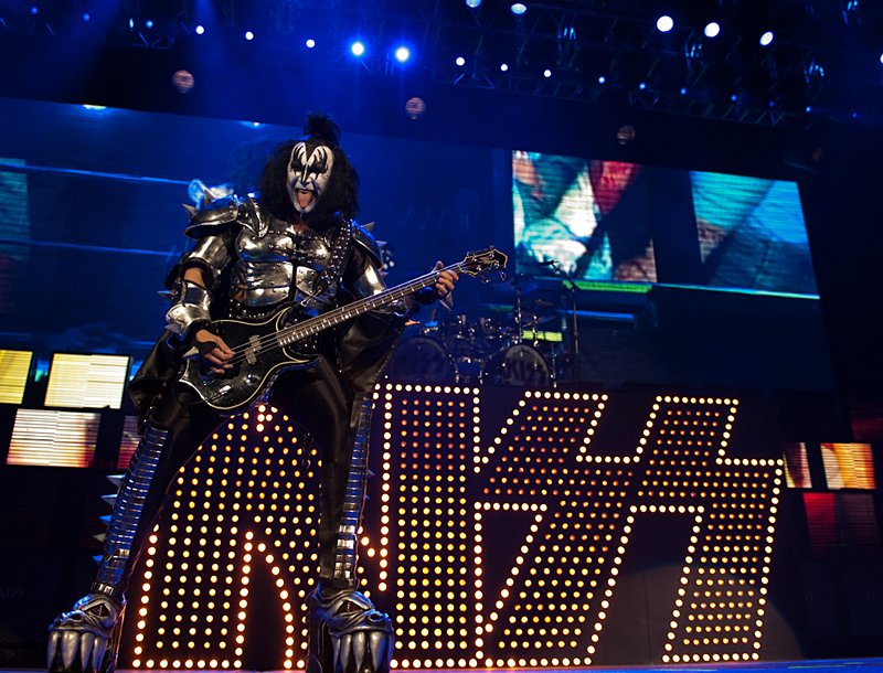 KISS: 1-800-WTF!?!?!