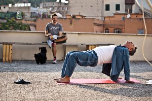 Di Gregorio (right) tries yoga, while Michelangelo Ciminale watches.