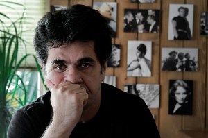 Panahi makes the best of his one-room location.