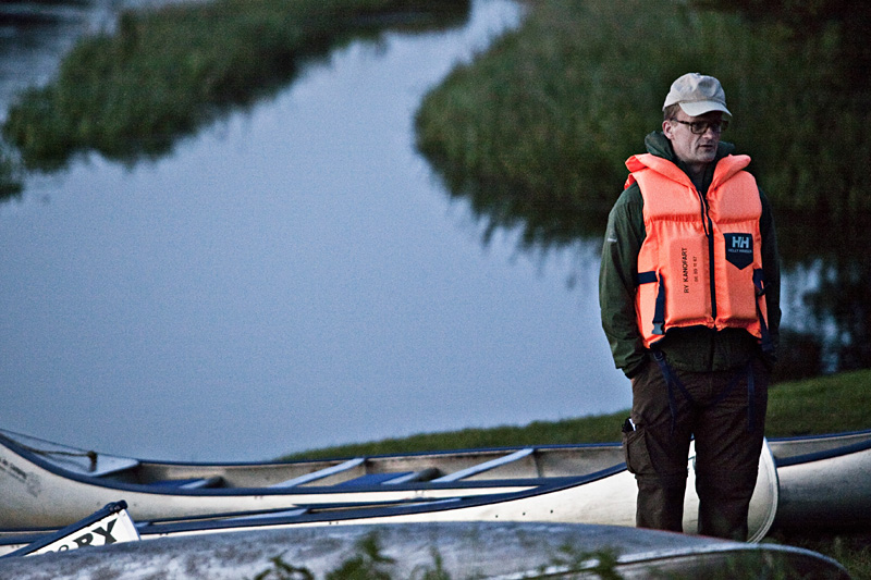 Hvam as the meeker of two klowns.