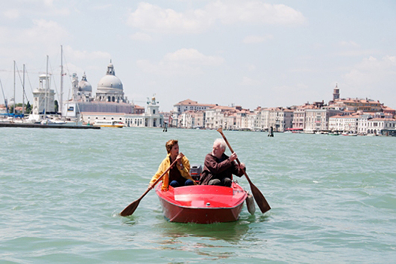 Lost at sea? Bouquet and Dussollier.