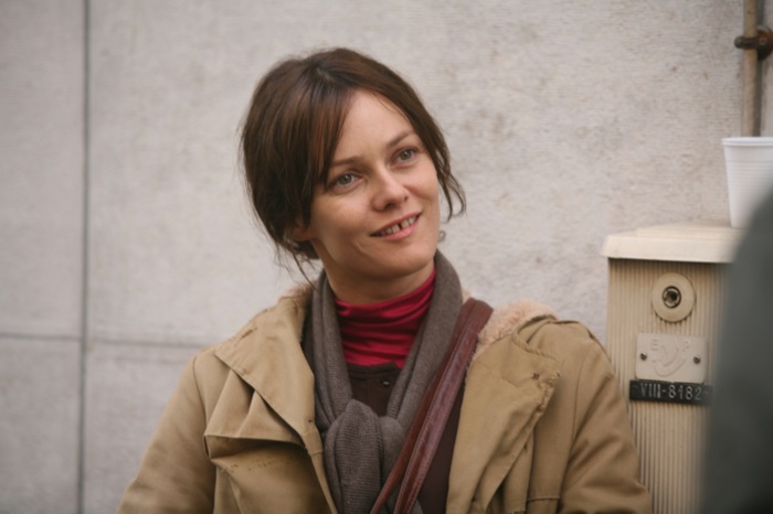 Paradis as overwhelmed mother.