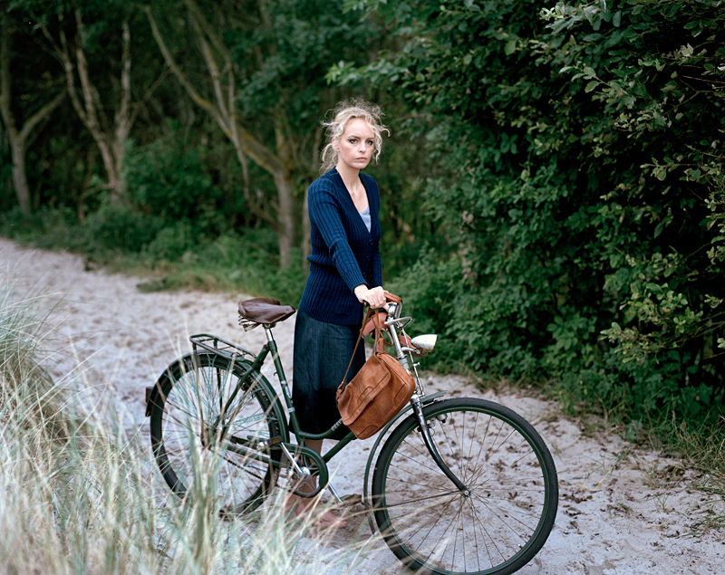 The physician (Hoss) seeks to flee.