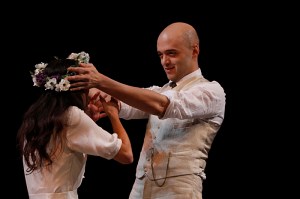 A garland for Nina: Simmons and Tavares.