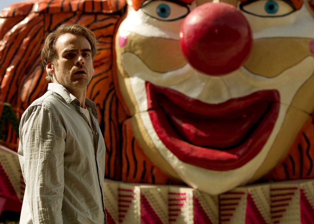 Blomberg as distraught cop.