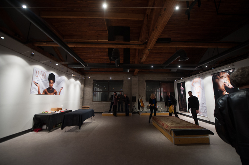 BlackRapid Studios invited photo buffs (and their friends) to a ValentineaE™s party