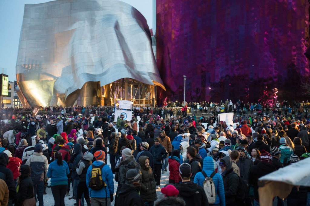 Seattle set the Guinness Book record for biggest snowball fight Saturday at