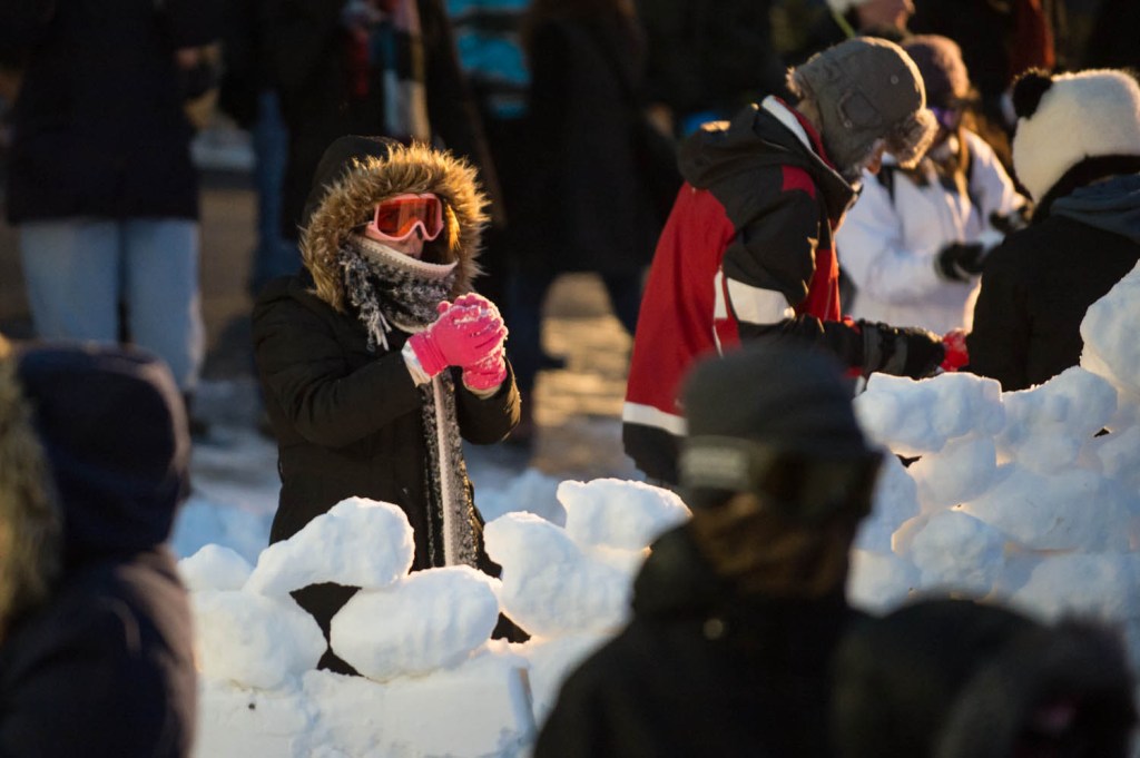 Seattle set the Guinness Book record for biggest snowball fight Saturday at