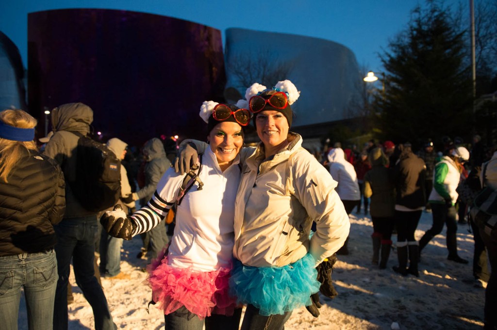 Seattle set the Guinness Book record for biggest snowball fight Saturday at