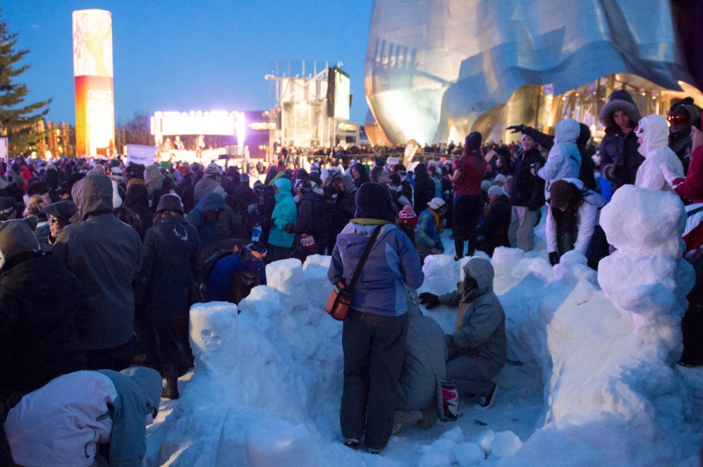 Seattle set the Guinness Book record for biggest snowball fight Saturday at