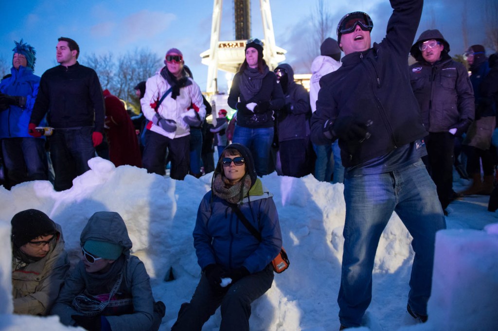 Seattle set the Guinness Book record for biggest snowball fight Saturday at