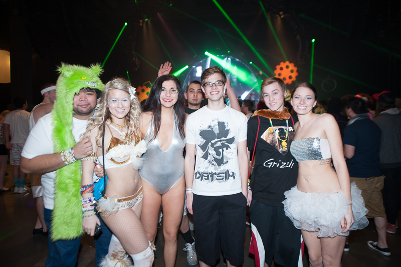 Five-hundred pounds of confetti were fired from a cannon and thousands of