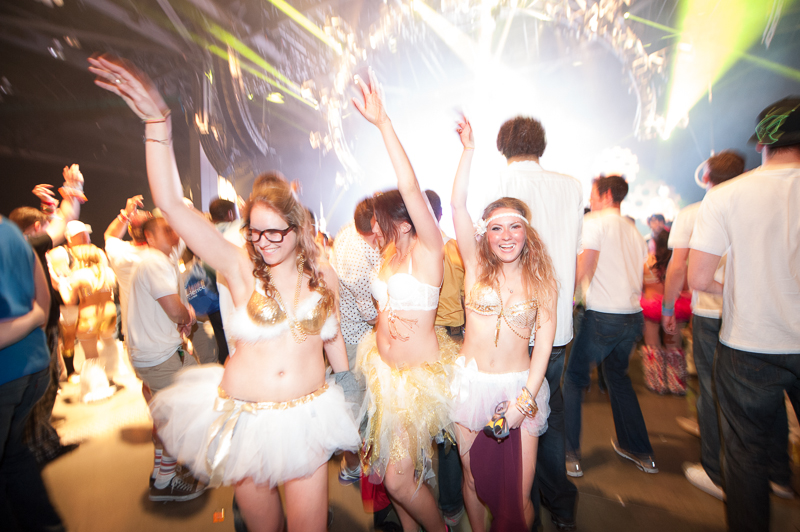 Five-hundred pounds of confetti were fired from a cannon and thousands of