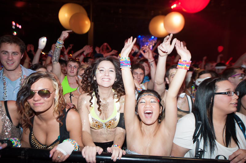 Five-hundred pounds of confetti were fired from a cannon and thousands of