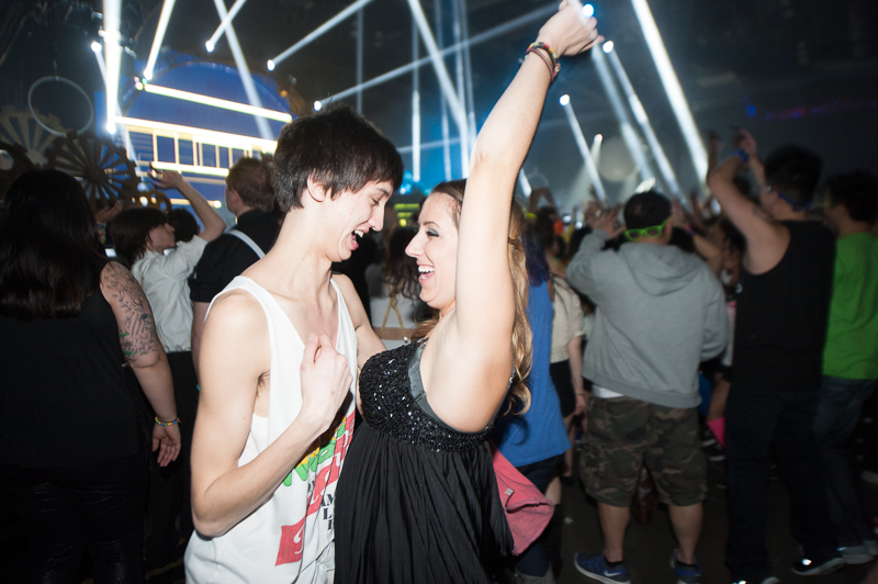 Five-hundred pounds of confetti were fired from a cannon and thousands of