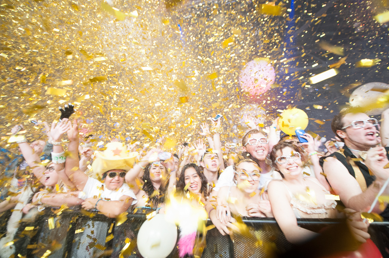 Five-hundred pounds of confetti were fired from a cannon and thousands of