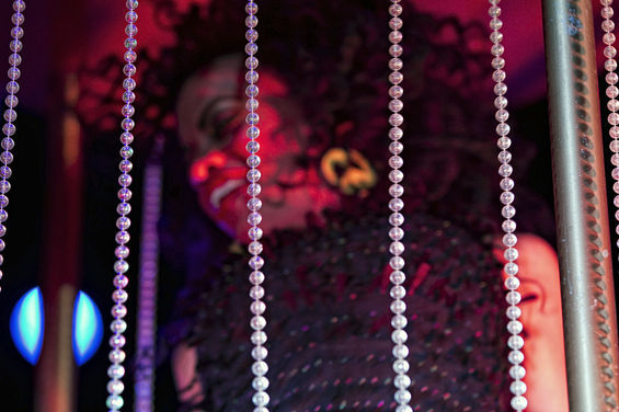 Elvis Costello and the Impostors: Elvis Costello's Paramount Show Reveals Surprisingly Aggressive Anti-East Coast Sentiment Among Seattleites