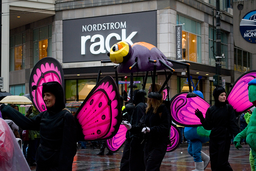 Holiday season officially kicked off in Seattle Friday with the Macy's Holiday