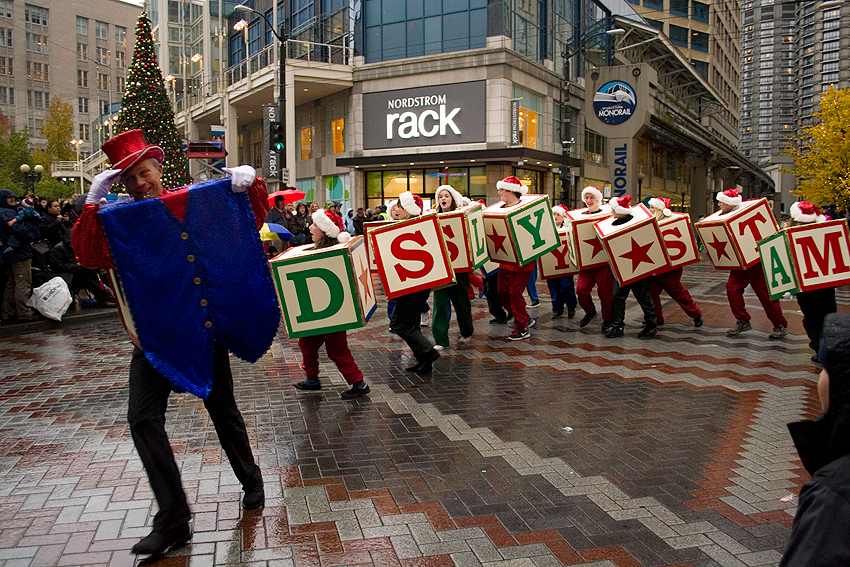Holiday season officially kicked off in Seattle Friday with the Macy's Holiday