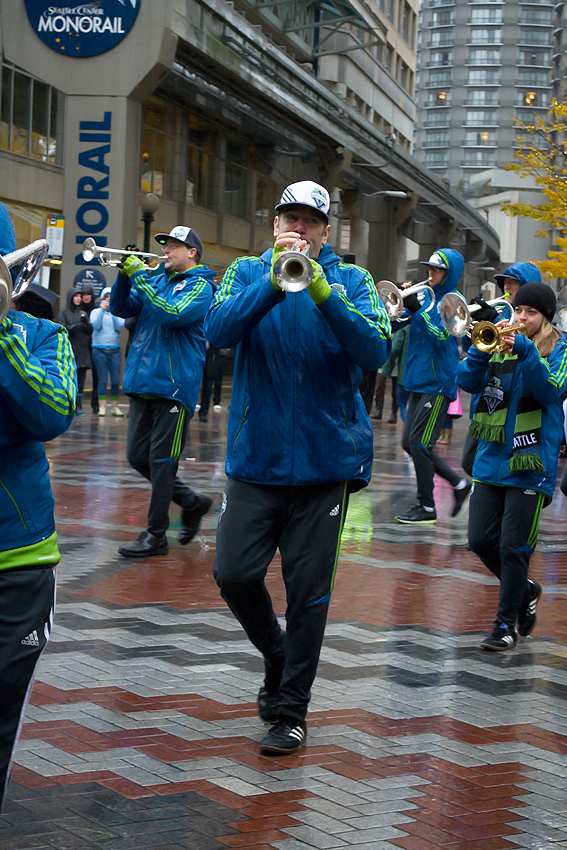 Holiday season officially kicked off in Seattle Friday with the Macy's Holiday