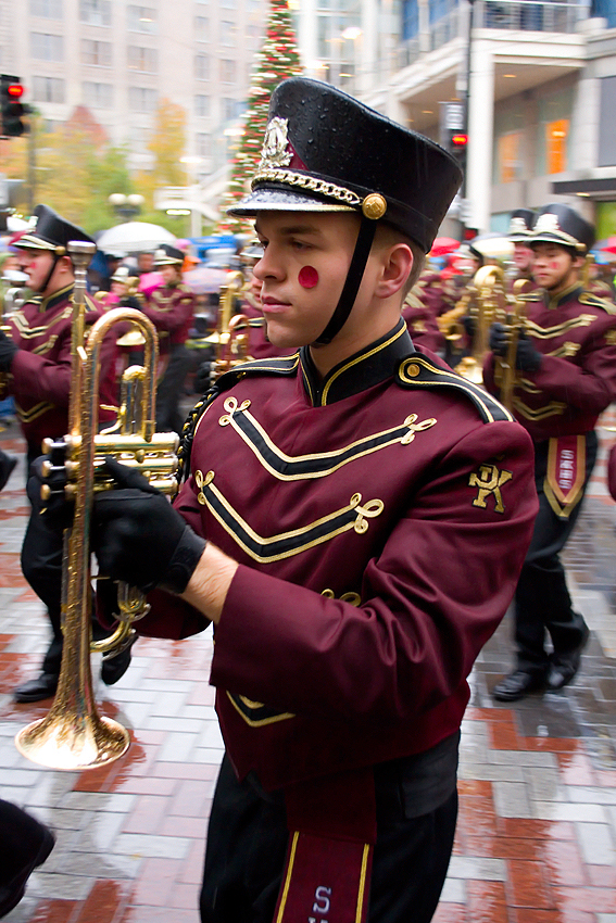 Holiday season officially kicked off in Seattle Friday with the Macy's Holiday