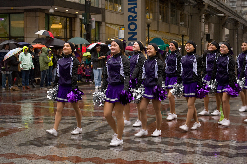 Holiday season officially kicked off in Seattle Friday with the Macy's Holiday
