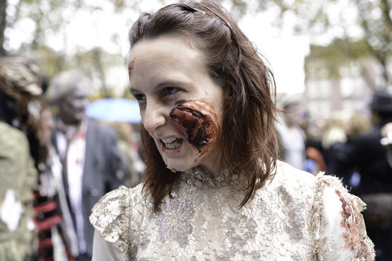 40 Zombies Busting a Move at Thrill the World