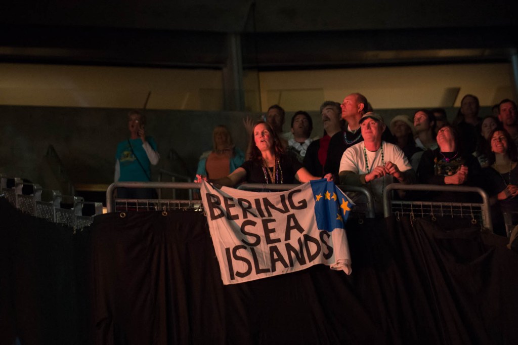 The cold and the rain be damned, Jimmy Buffett fans were thinking