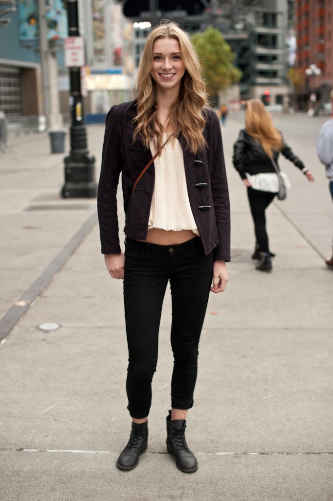 Samantha Visscher/Value VillagePDRTJS_settings_6267003 = {id : 6267003,unique_id : default,title : ,permalink : };