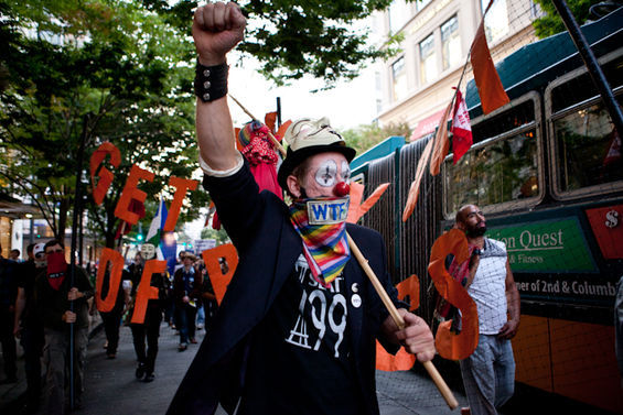 Supporters of the Occupy Wall Street movement marked its first anniversary with a flash rally.